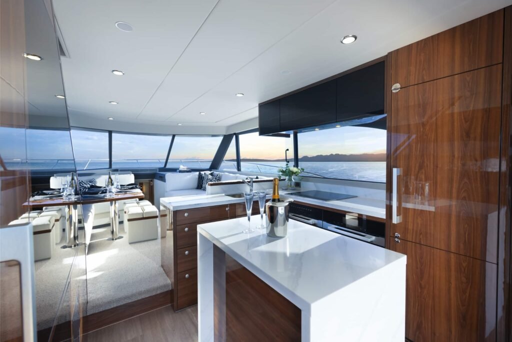 Maritimo M55 Black Edition Desktop51