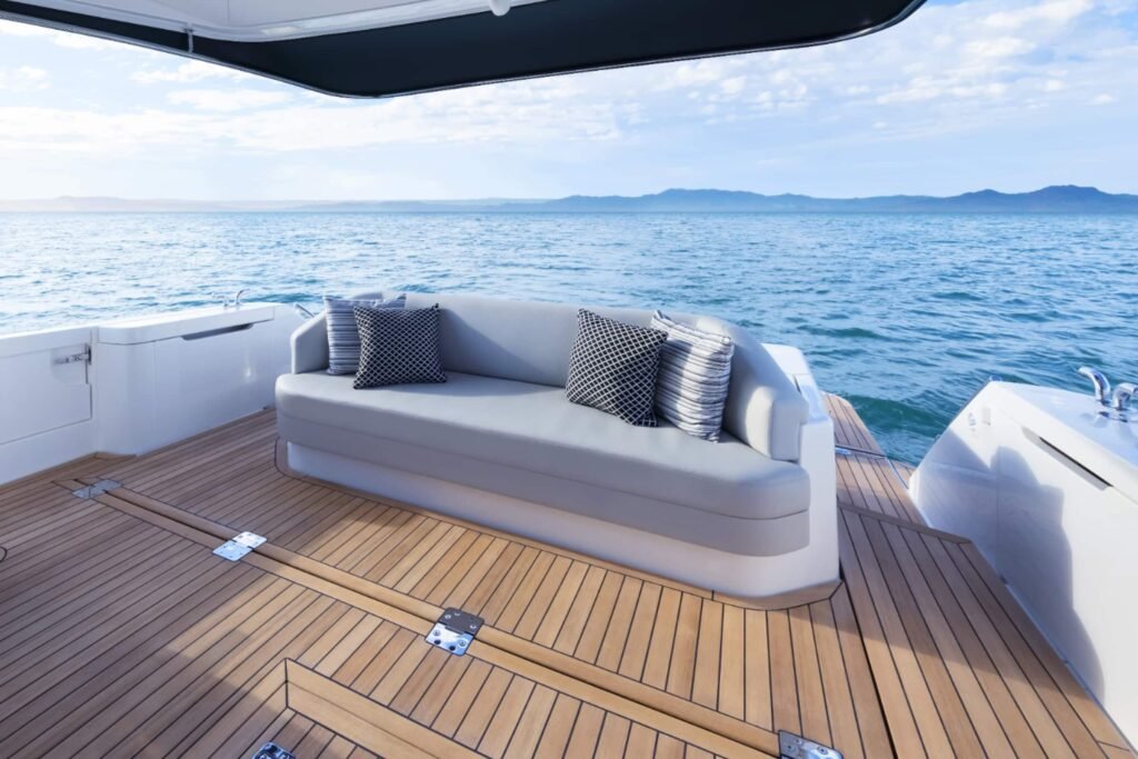 Maritimo M55 Black Edition Desktop66