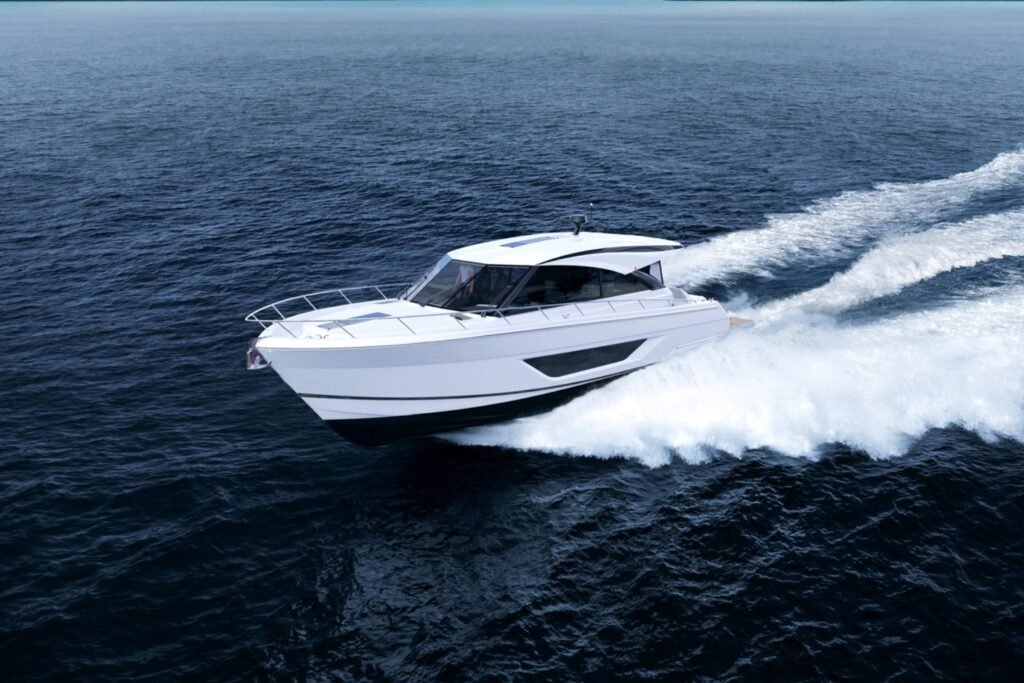 Maritimo S50 Running Landscape 2